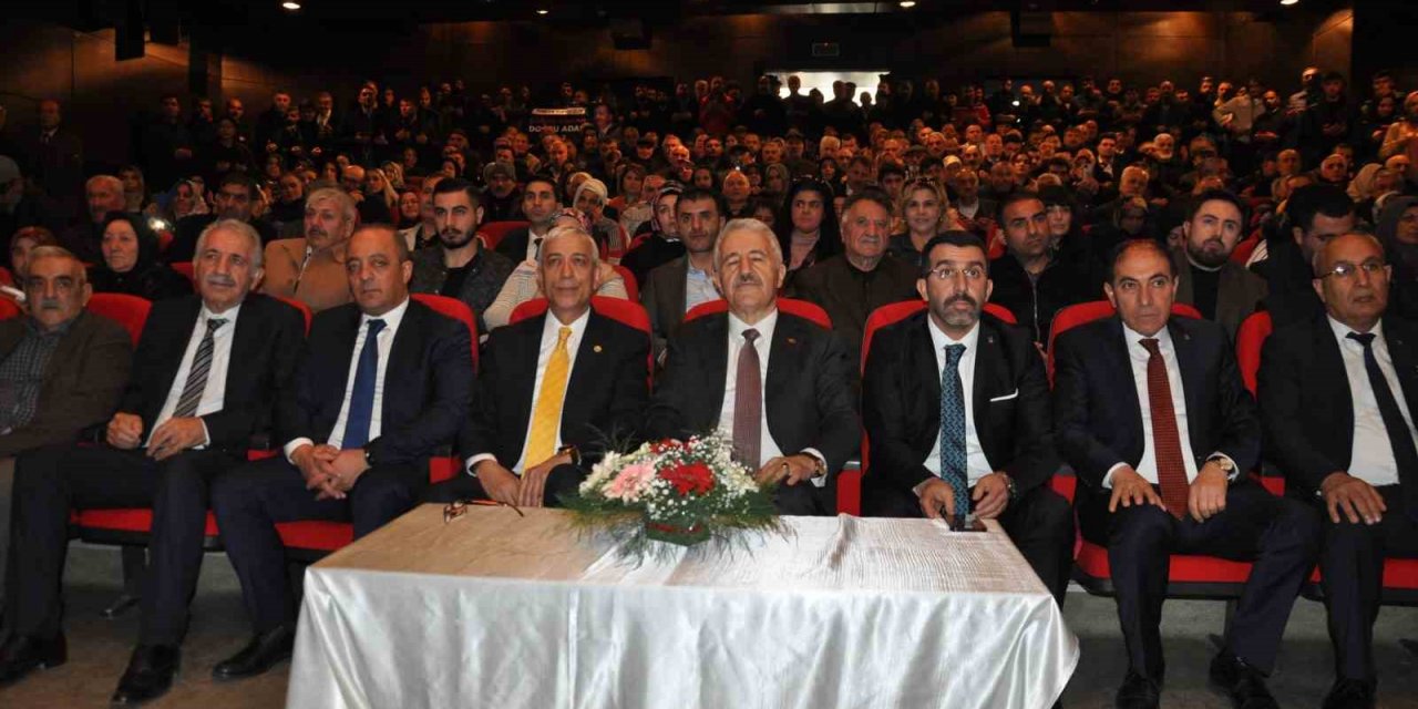 Kars’ta AK Parti gövde gösterisi yaptı