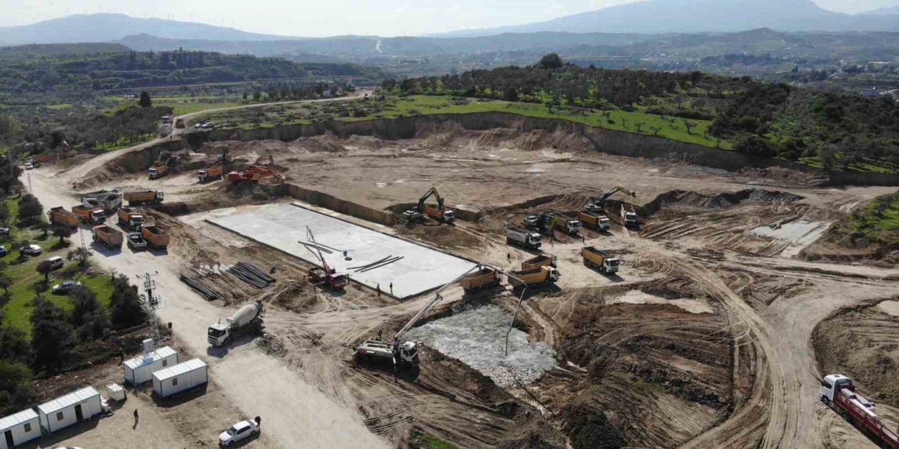 Defne Devlet Hastanesi’nde çalışmalar hızla sürüyor