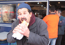 Bedava döner, baldan tatlı