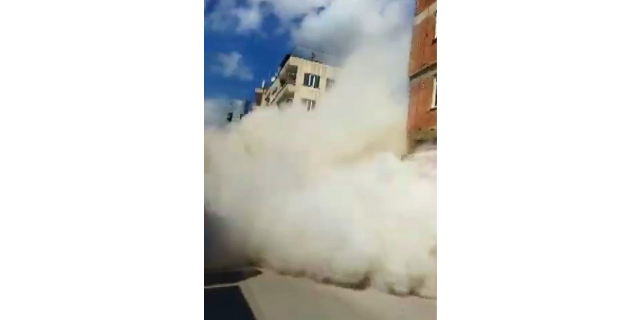 Kilis’te binanın çökme anı cep telefonu kamerasına yansıdı