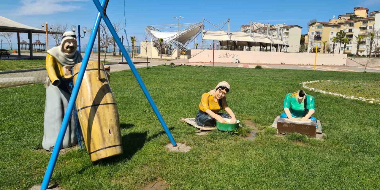 Alaplı sahil dolgu alanındaki park ve oturma grupları bakıma alındı