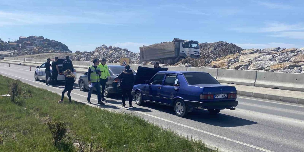 İki otomobil çarpıştı: 1 yaralı