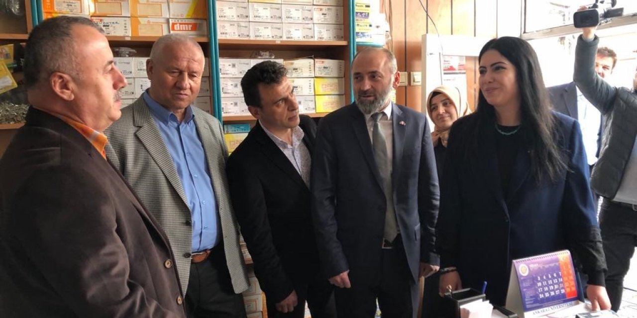 MHP Milletvekili adayları Yortan’da esnaf gezdi