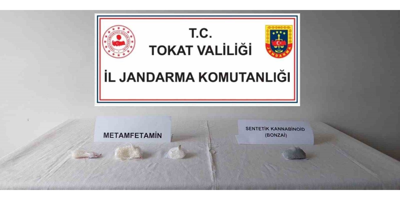 Tokat’ta arabada uyuşturucu yakalandı