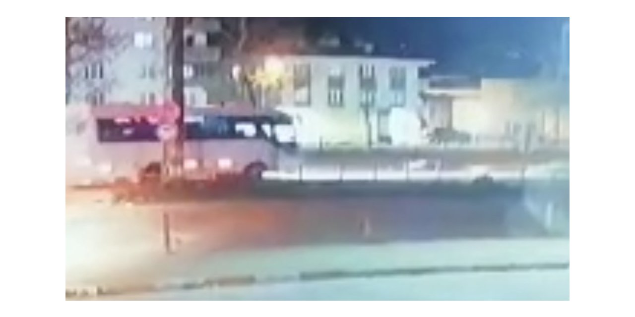 Seyir halindeki iki motosikletin çarpıştığı feci kaza kamerada: 1 ölü