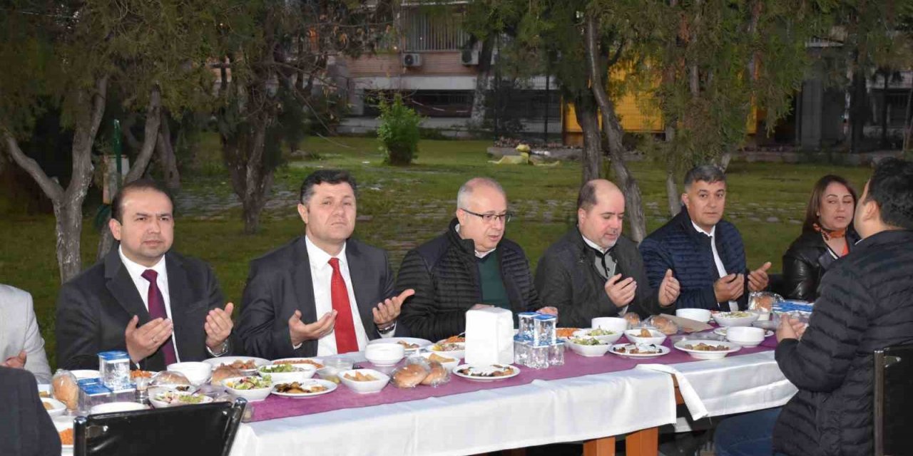 Aydın Atatürk Devlet Hastanesi personeli iftarda buluştu