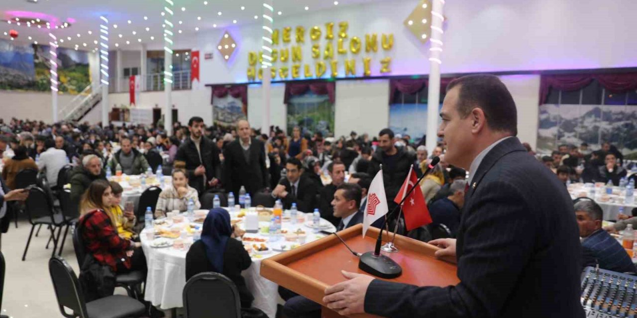 Vali Akbıyık bin kişi ile iftar açtı