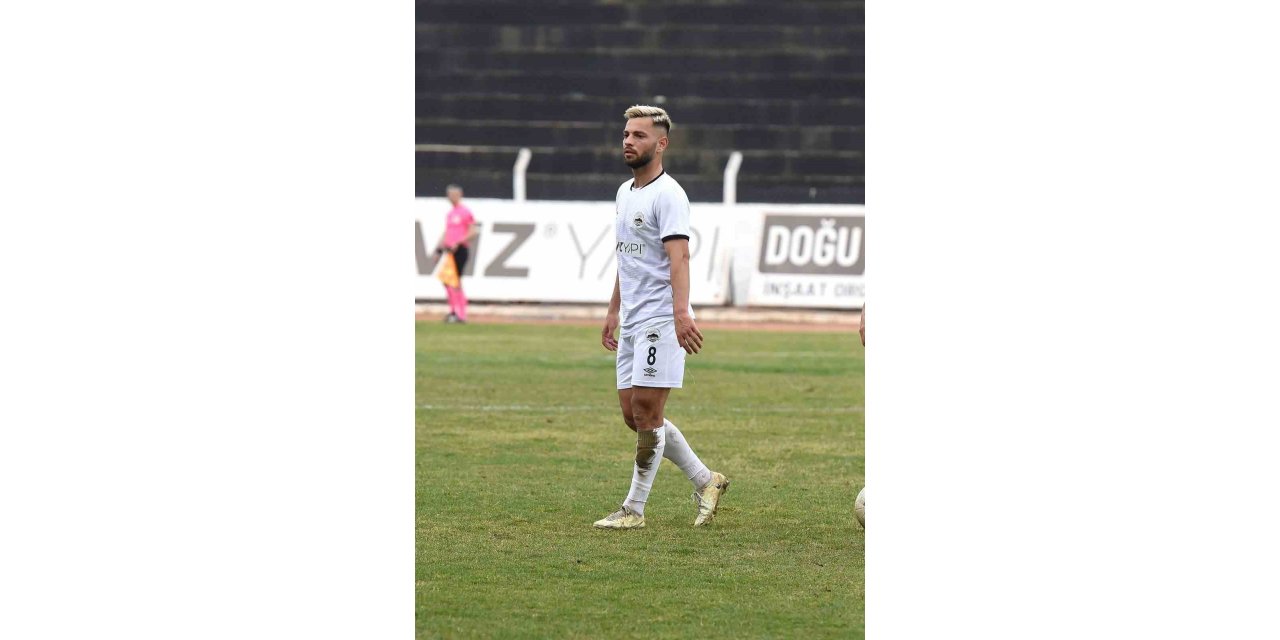 Kuşadasıspor’da genç yetenek Emirhan Karagülle dikkat çekti