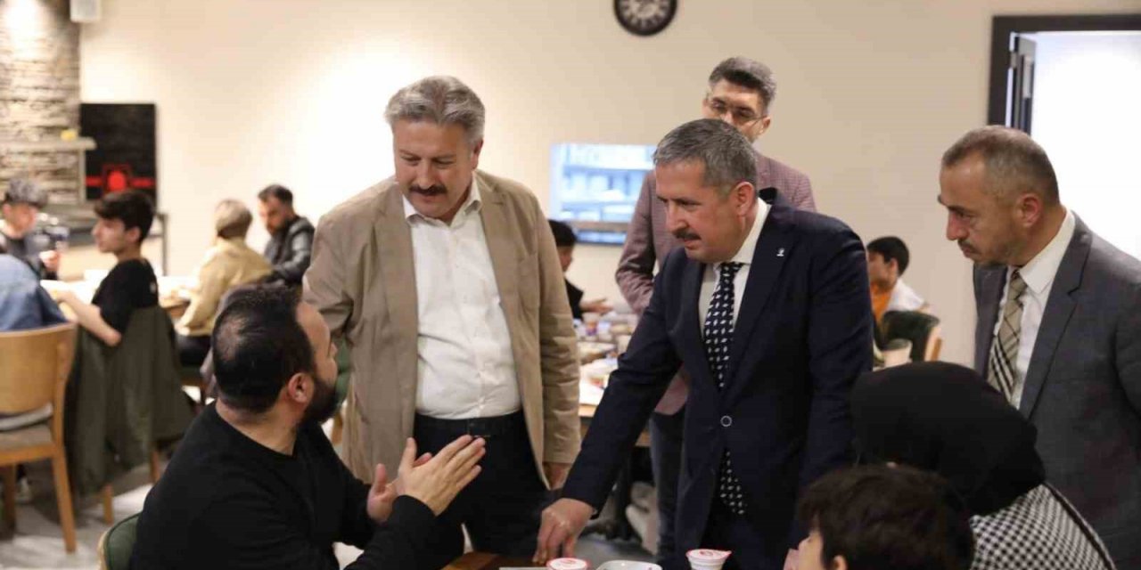 Depremzedeler Melikgazi’de bir araya geldi