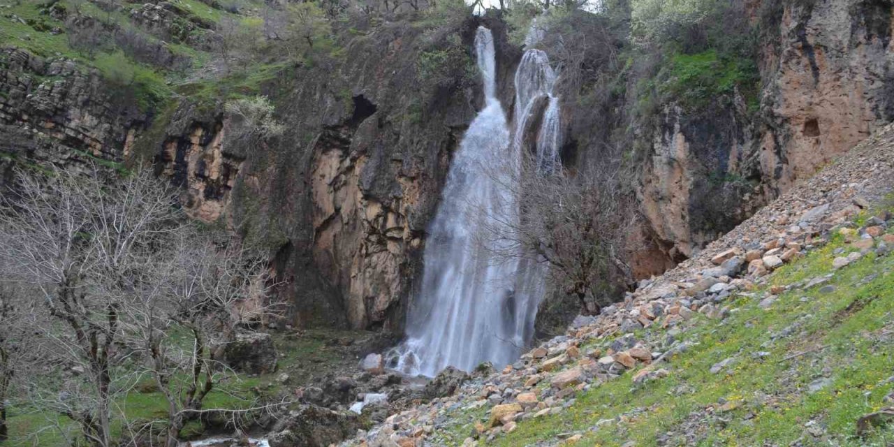 Şırnak’ta sel sonrası dev şelale oluştu
