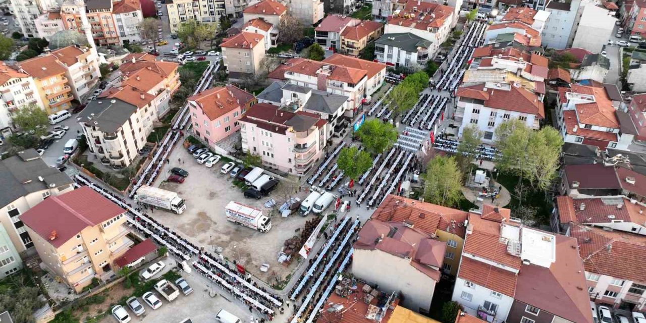 Merkezefendi’de binlerce kişi orucunu Akkonak Mahallesinde açtı