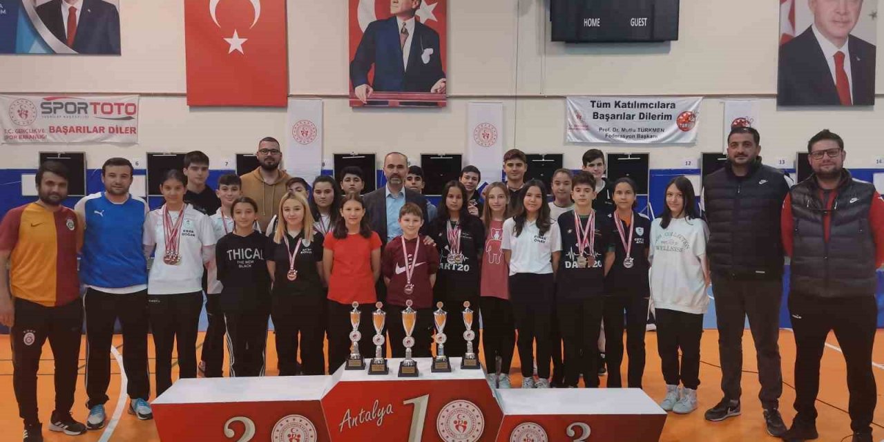 Pamukkale Belediyespor’un dartçılarından 53 madalya