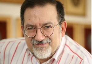 Açtı ağzını yumdu gözünü!