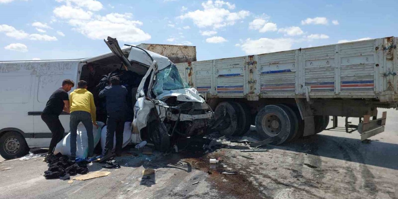 Nizip’te feci kaza: 2 ağır yaralı