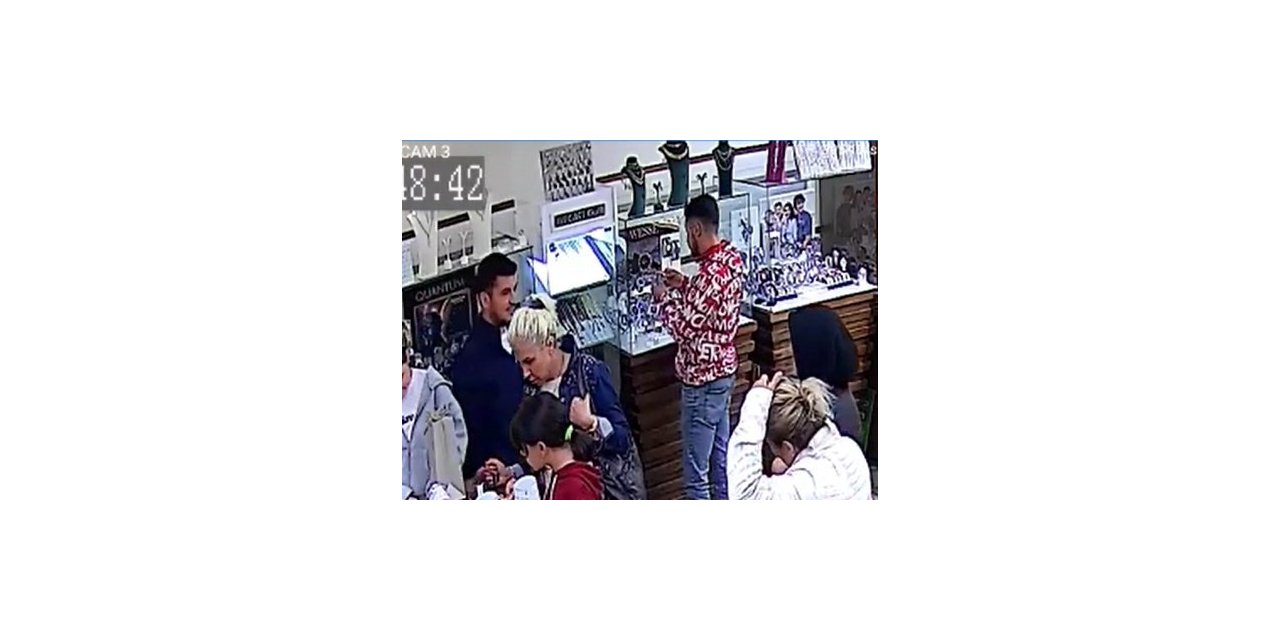 Arkadaşının çaldığı 3 bin lira değerindeki saati geri teslim etti