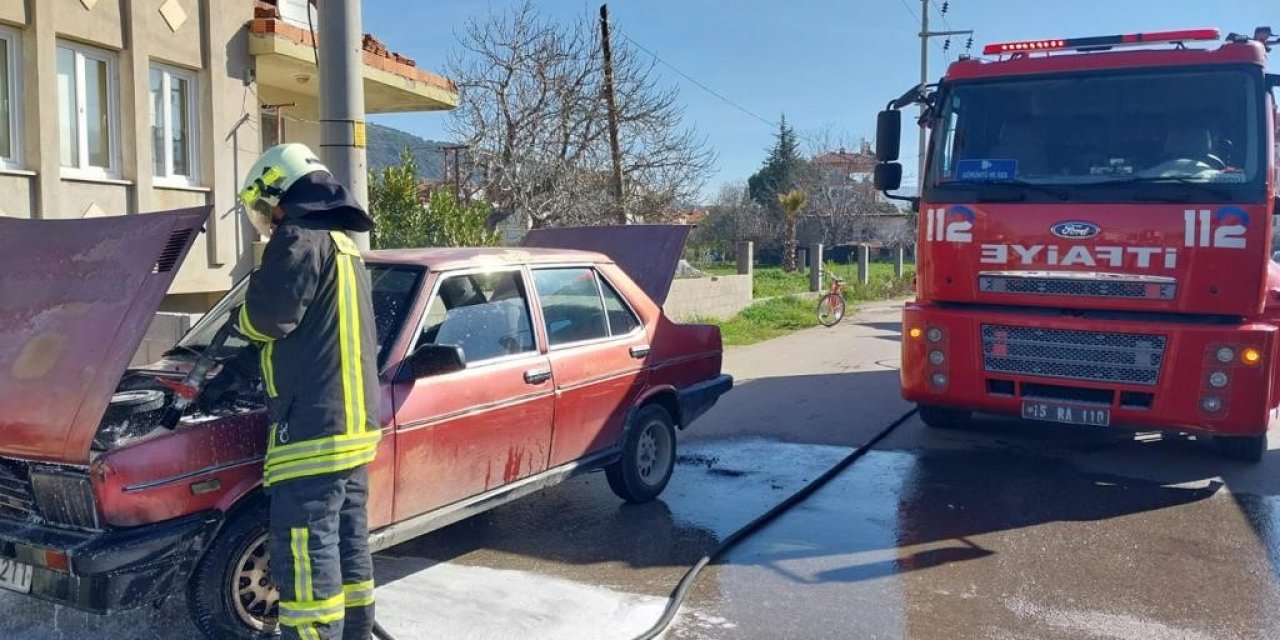 Burdur’da muayeneye götürülen araç yolda alev aldı