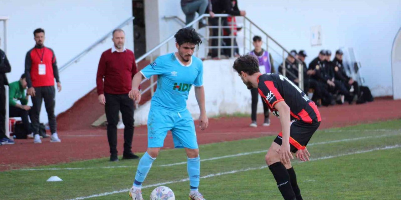 TFF 2. Lig: Pazarspor: 2 - Utaş Uşakspor: 2
