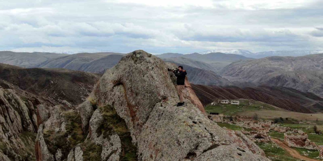 Doğa fotoğrafçısı Mustafa Aslan ormanın hayaletinin sesini kaydetti