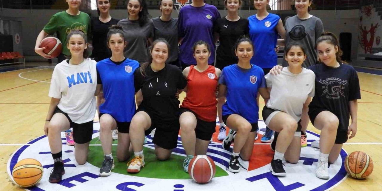 Kepez’in kızları Türkiye’nin ilk 16’sında