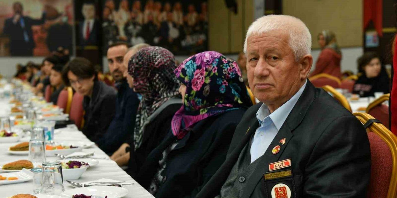 Başkan Bozkurt: "Bu ülke varlığını şehit ve gazilerinin vatanseverliklerine borçludur"