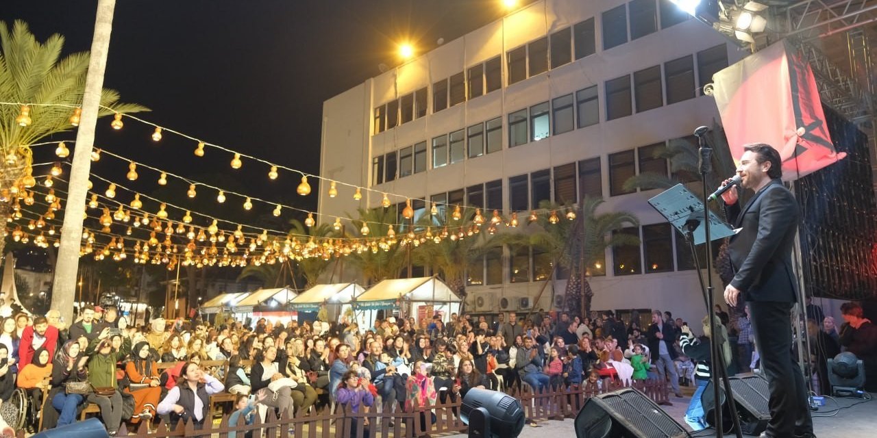 Geleneksel Ramazan Meydanı’nın konuğu Uğur Arslan oldu