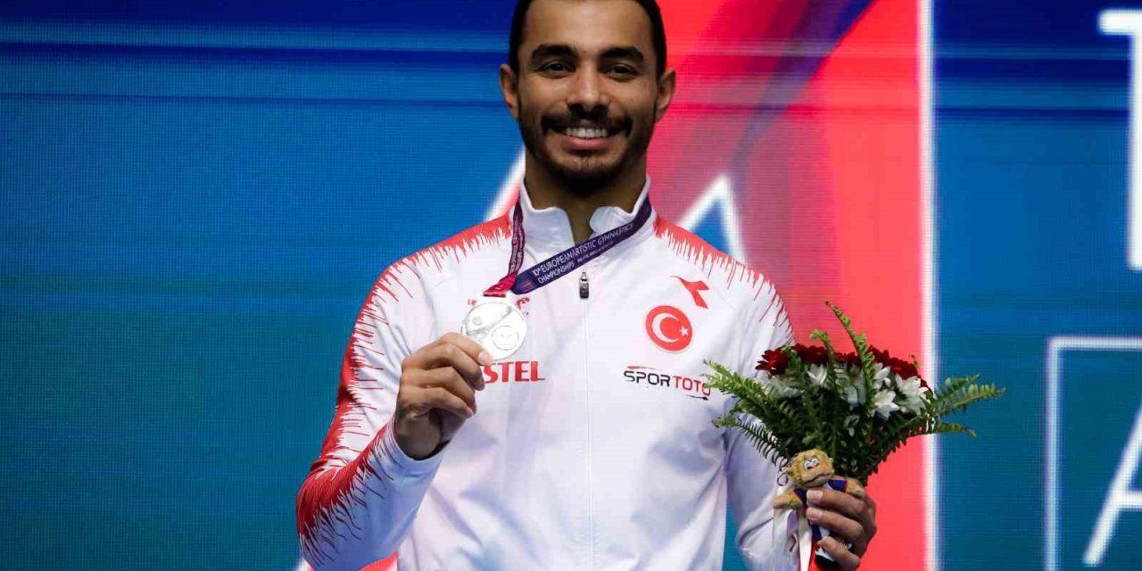 Milli cimnastikçi Ferhat Arıcan gümüş madalya kazandı