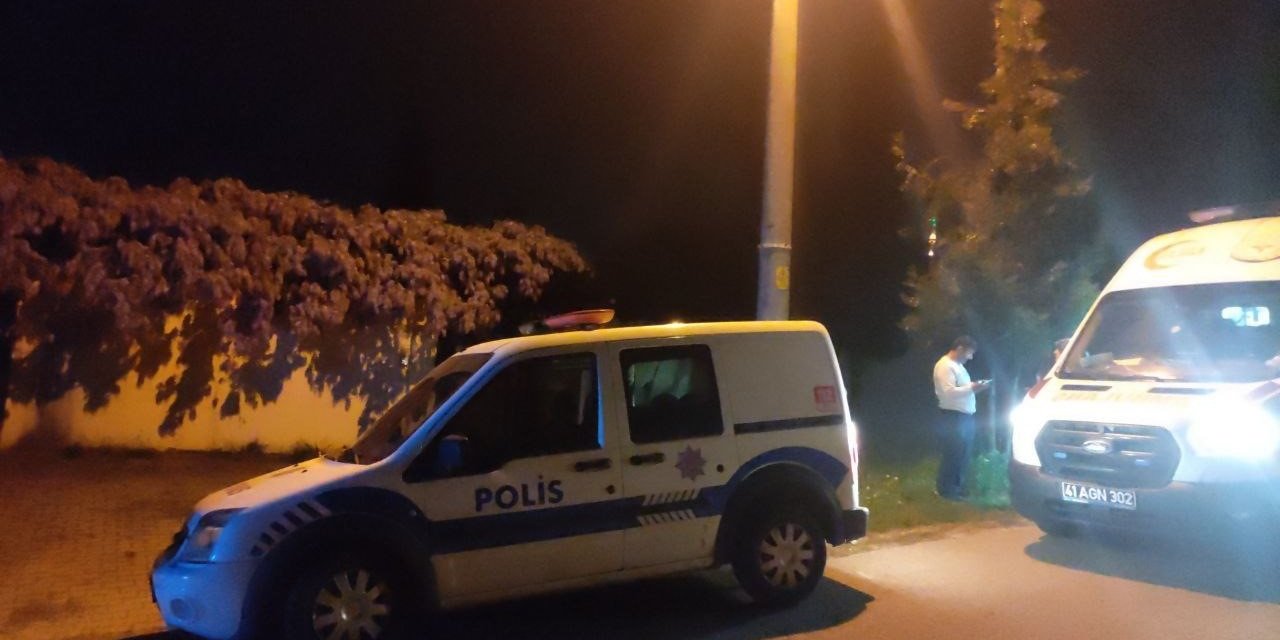 Bunalımda olduğu iddia edilen kişi telefonları açmayınca ekipler kapıyı kırarak içeri girdi