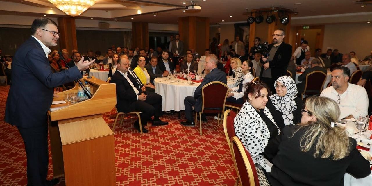 AK Parti’li milletvekili adayları hemşehri dernekleriyle buluştu