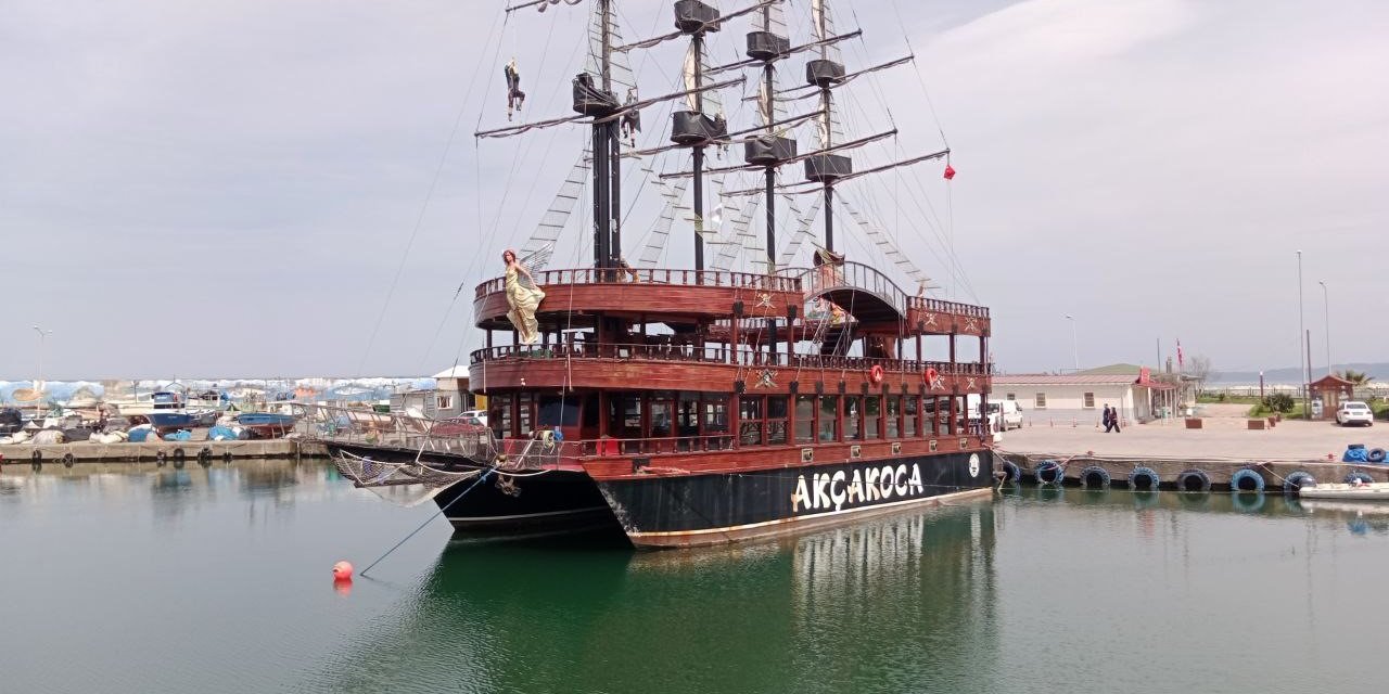 Satılan Katamaran Ege’ye yola çıktı