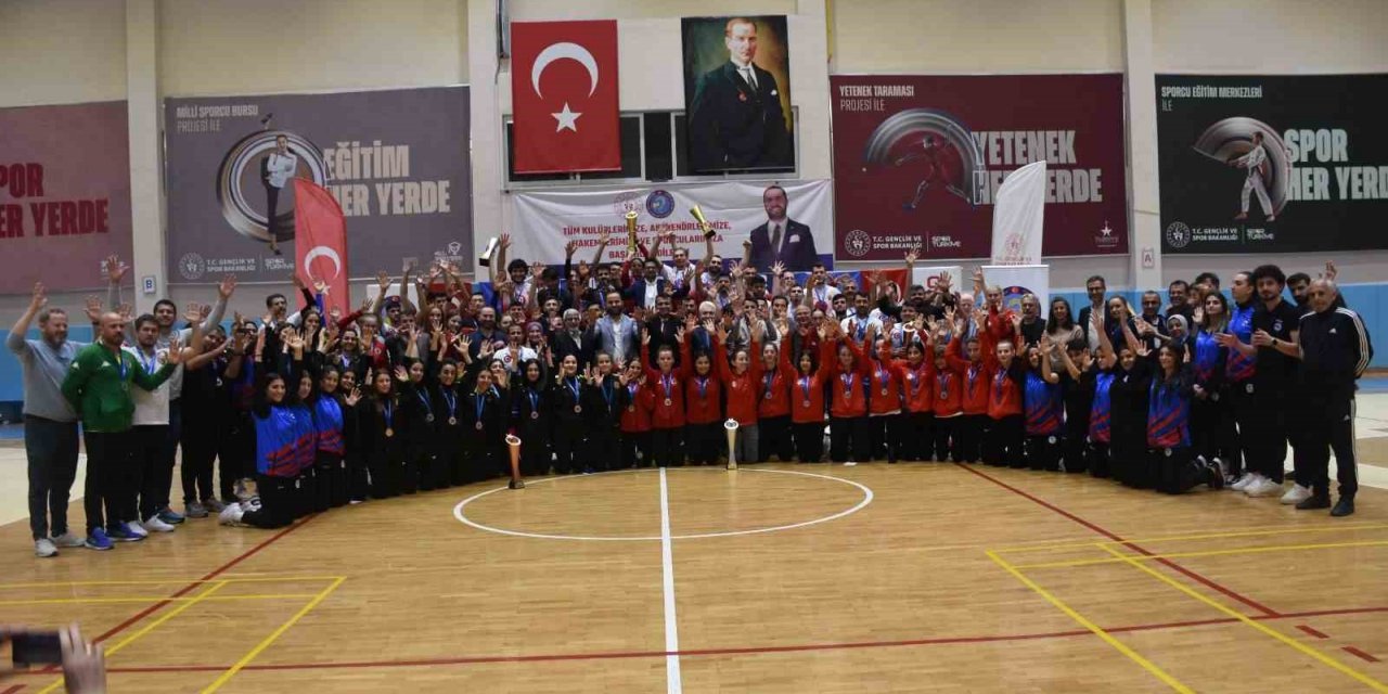 Türkiye İşitme Engelliler Voleybol Türkiye Şampiyonası final maçları ile sona erdi