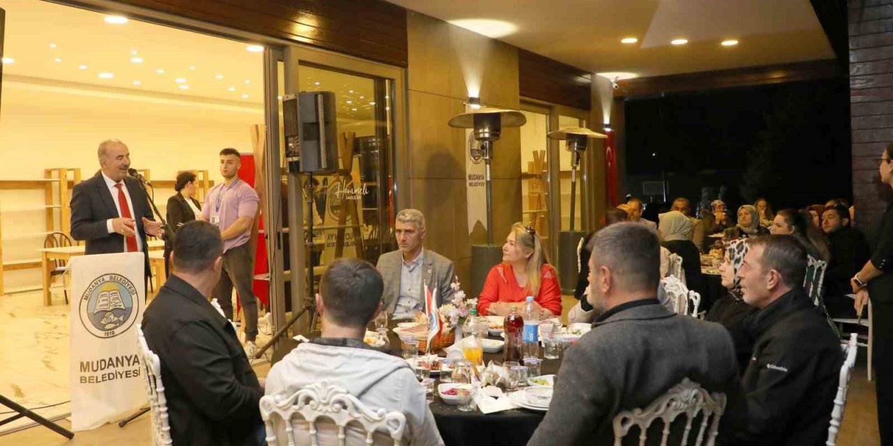 Mudanya Belediyesi muhtarları iftarda ağırladı