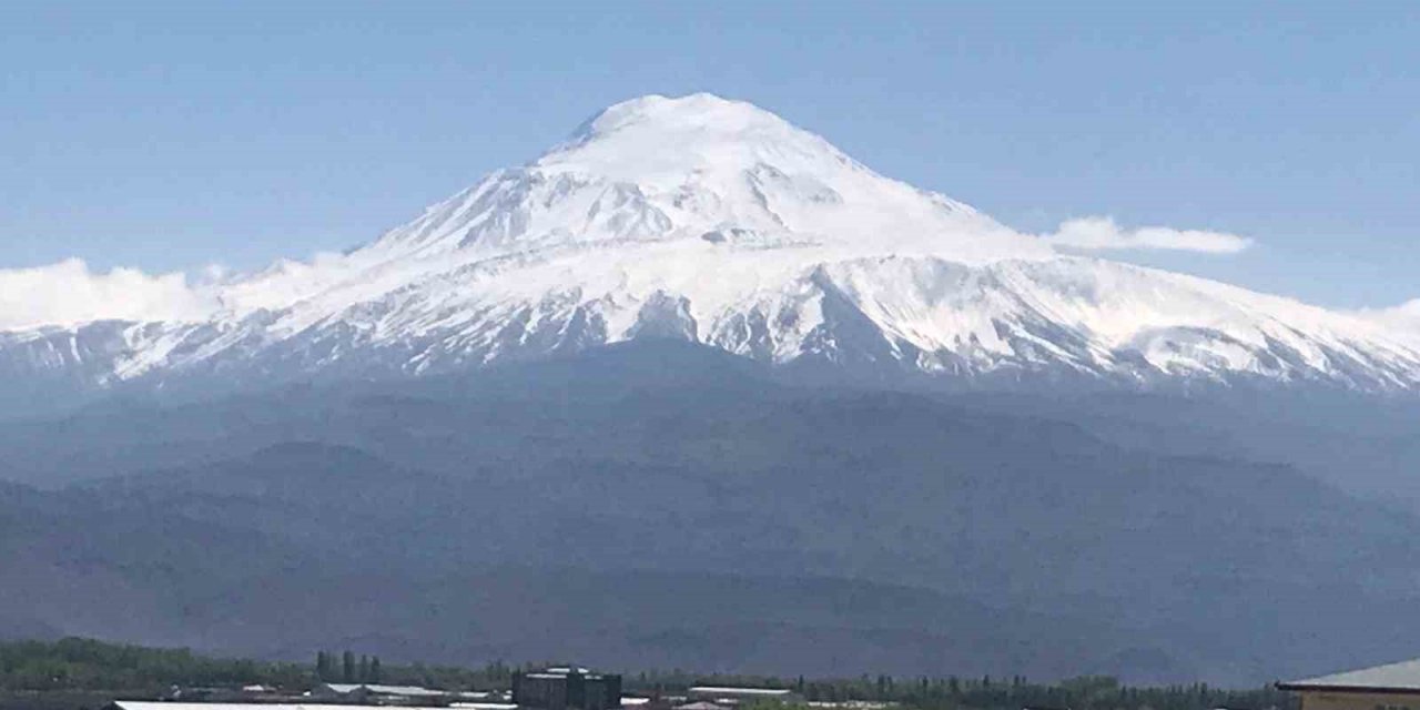 Nisan ayında Iğdır’ın yükseklerine kar yağışı