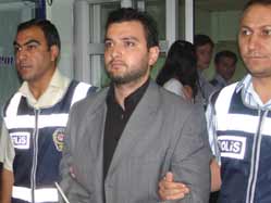 Çete hocaları falakaya yatırmış