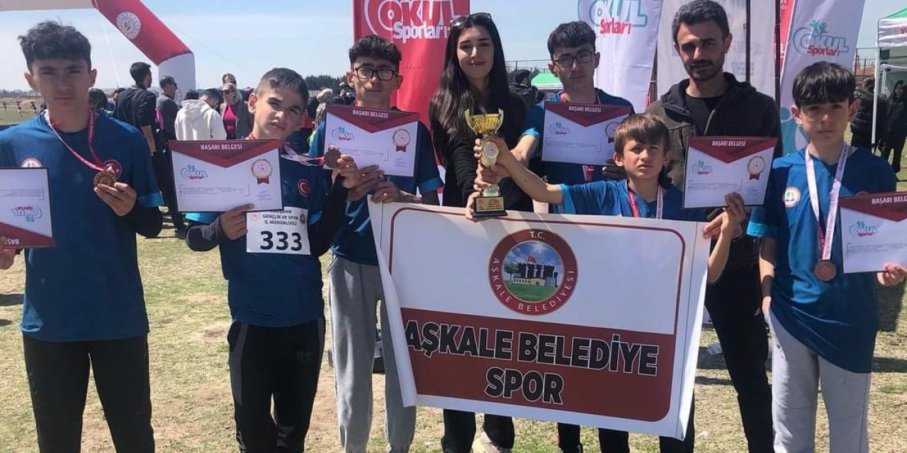 Voleybol da şampiyon Aşkale Gençlik spor