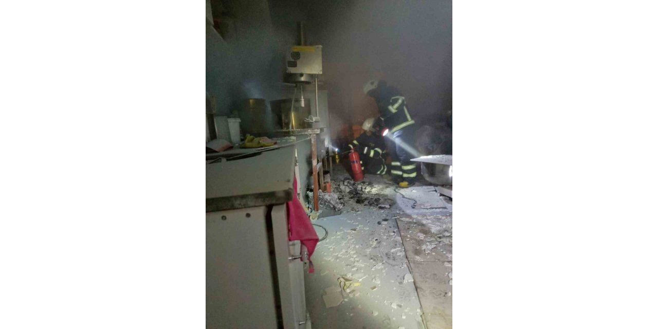 Taşan şerbet imalathaneyi küle çeviriyordu