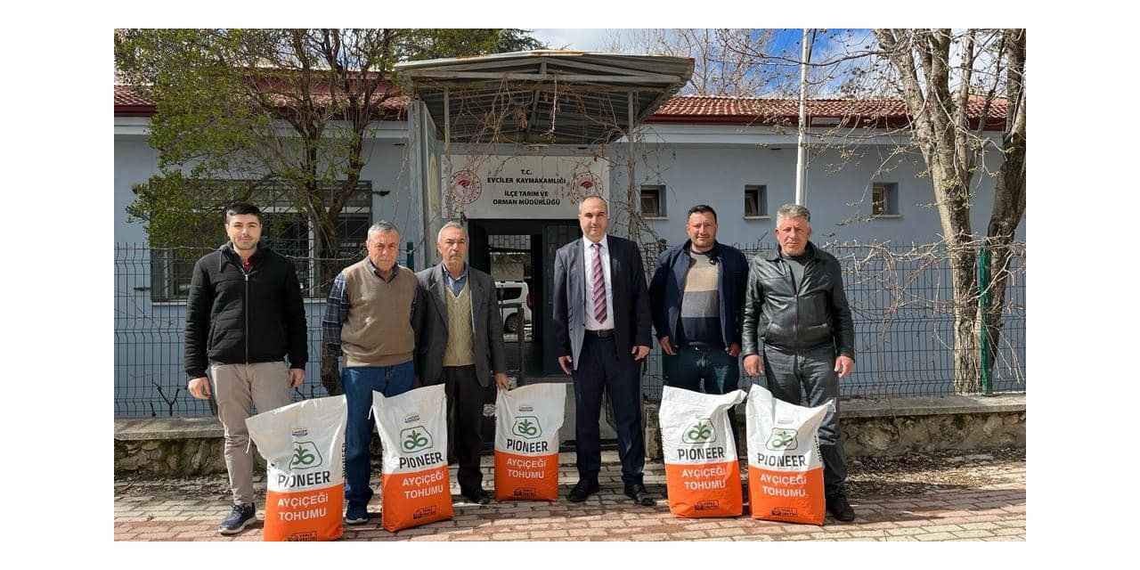 Çiftçilere hibe destekli yağlık ayçiçeği tohumu dağıtıldı