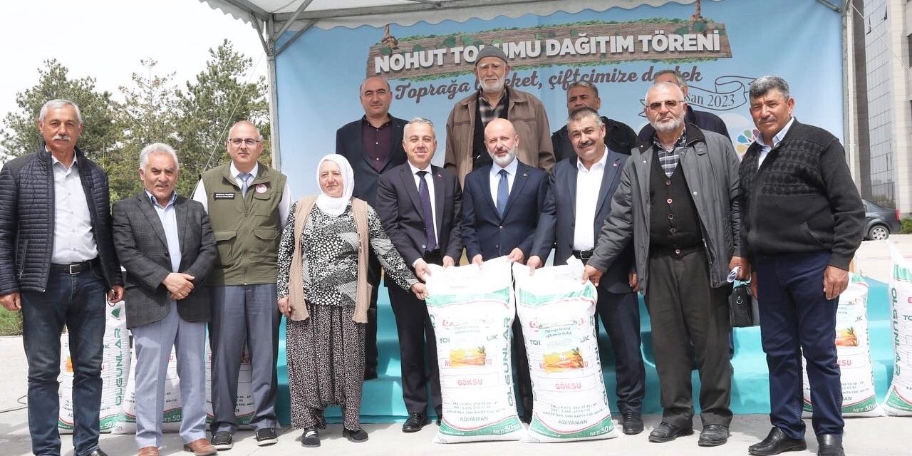 Kocasinan Belediyesi, çiftçiye beyaz sertifikalı 15 ton tohum dağıttı
