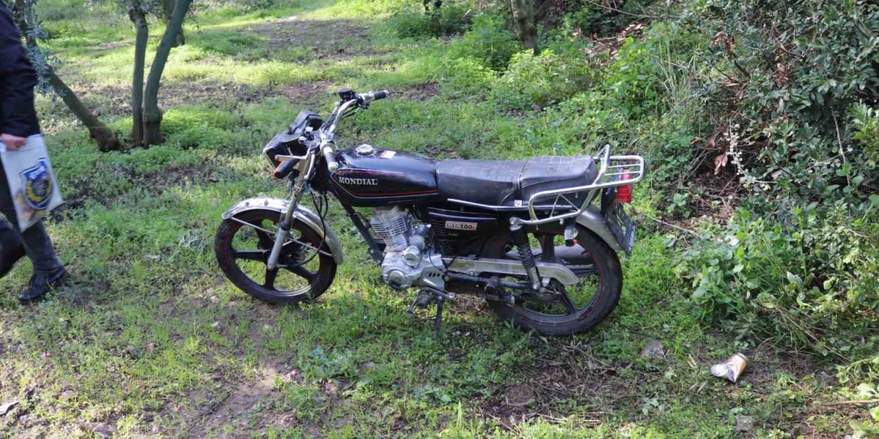 Hırsızların çalıp gömdüğü motosiklet polisin dikkati sayesinde bulundu