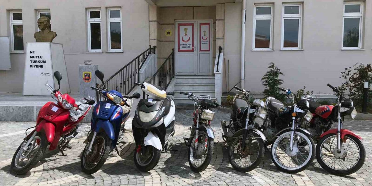 Çaldığı motosikletleri sosyal medyadan satmaya çalışınca yakalandı