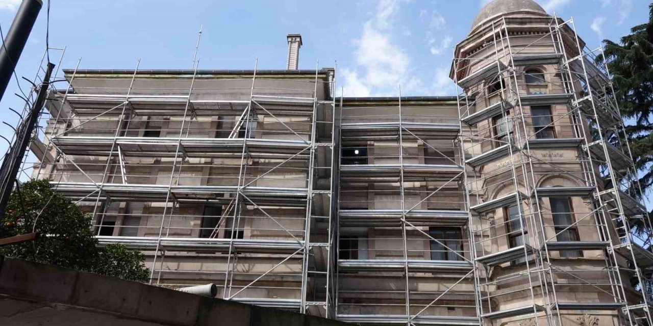 Vali Ustaoğlu Kostaki Konağı restorasyonunda incelemelerde bulundu