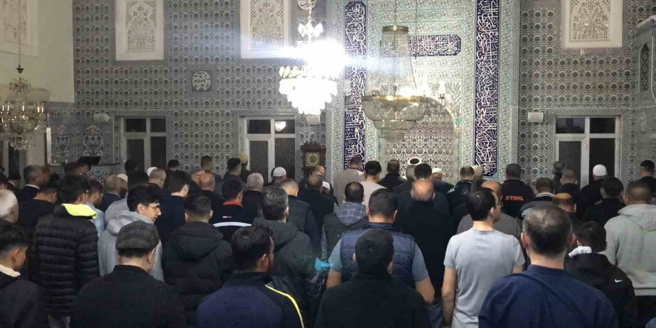 Edirne’de camiler doldu taştı