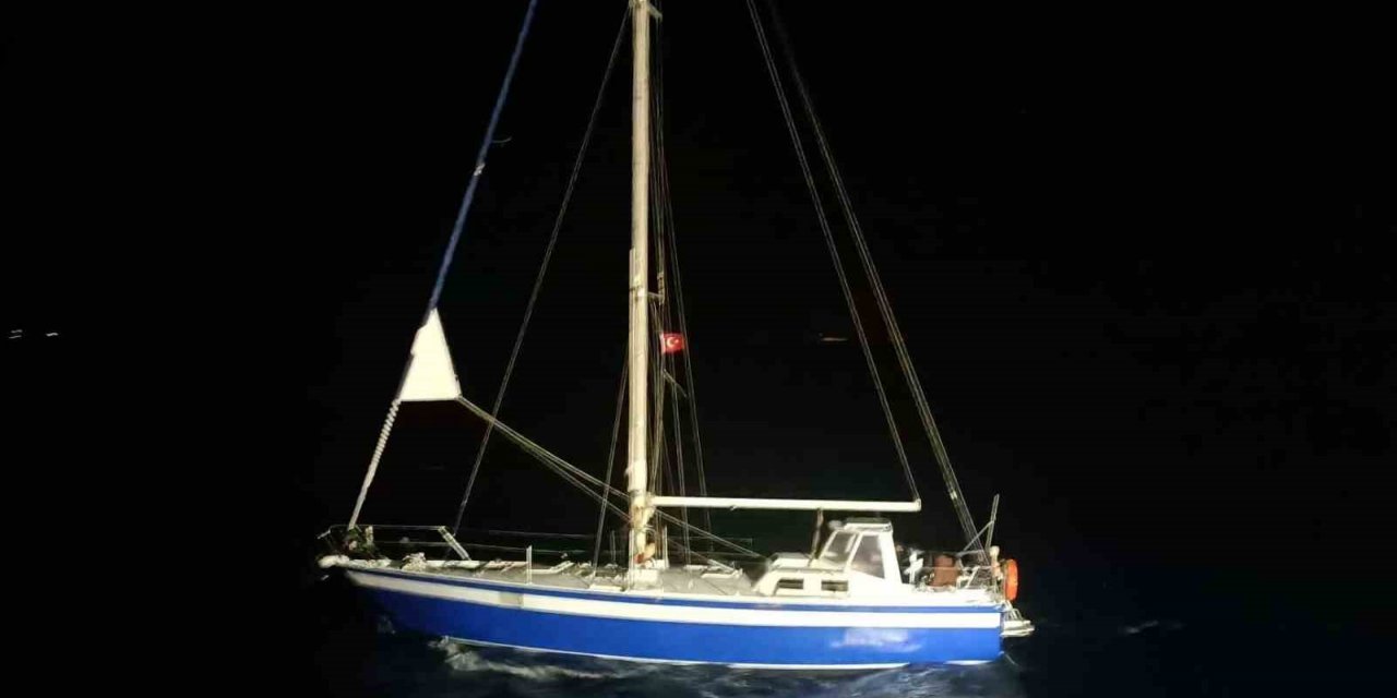 İzmir açıklarında 56 göçmen yakalandı