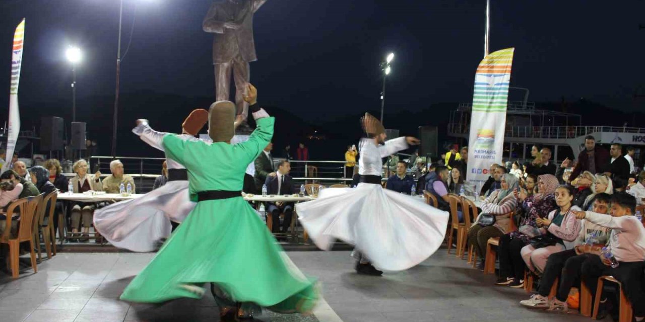 Marmarisliler iftarda Atatürk Meydanı’nda buluştu