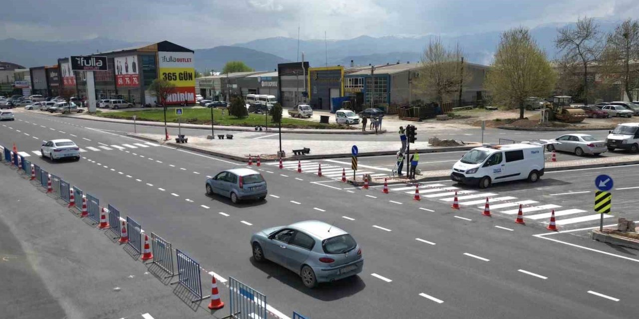 Akpınar kavşağı bayrama hazır olacak