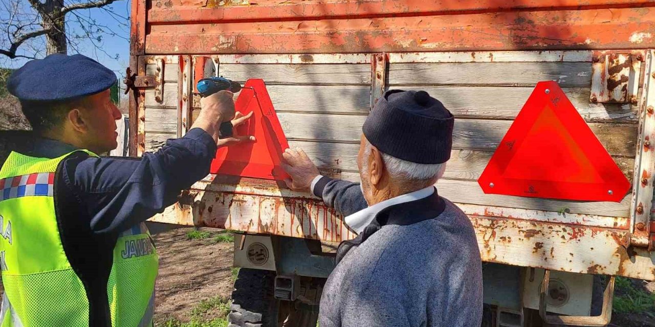 Elazığ’da ‘Reflektör Tak Görünür Ol’ kampanyası