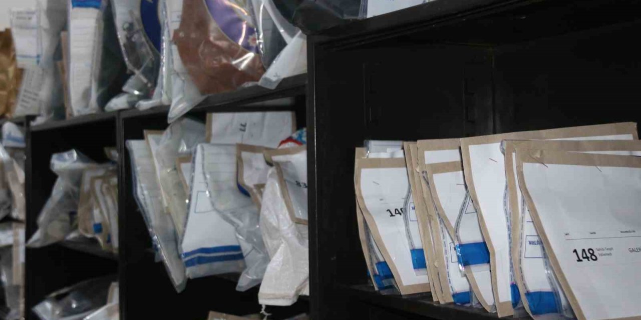 Galeria İş Merkezi ve Sözel Apartmanı’nda çıkan eşyalara ait 400 tutanak tutuldu: Yarısı polis eşliğinde sahibine teslim edildi