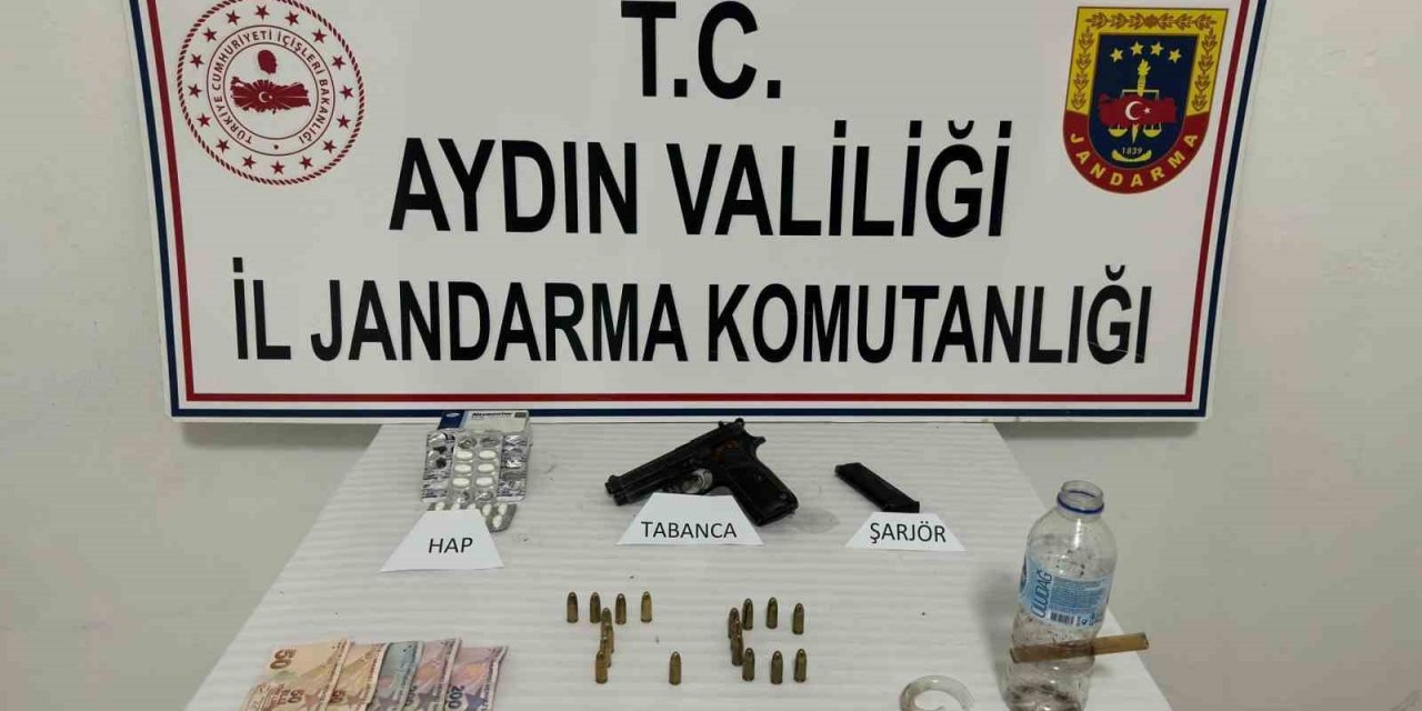 Durdurulan araçtan yeşil reçeteli uyuşturucu çıktı