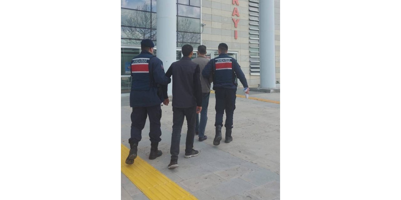 Elazığ’da kesinleşmiş hapis cezası bulunan 2 zanlı yakalandı