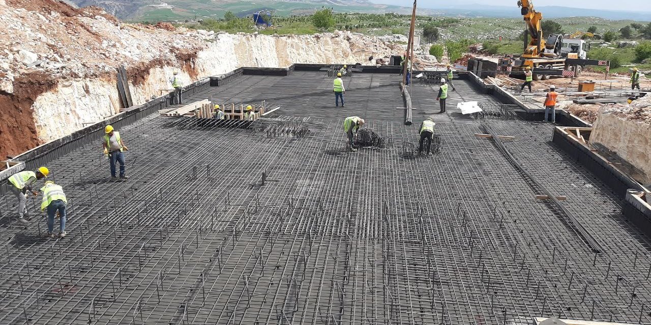 Kalıcı konutların yapımı sürüyor