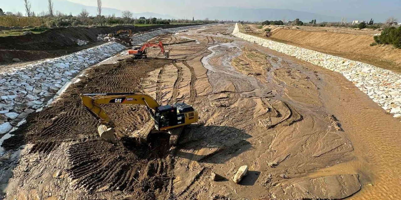 Mergen Çayı’nda ıslah çalışmaları hız kesmiyor